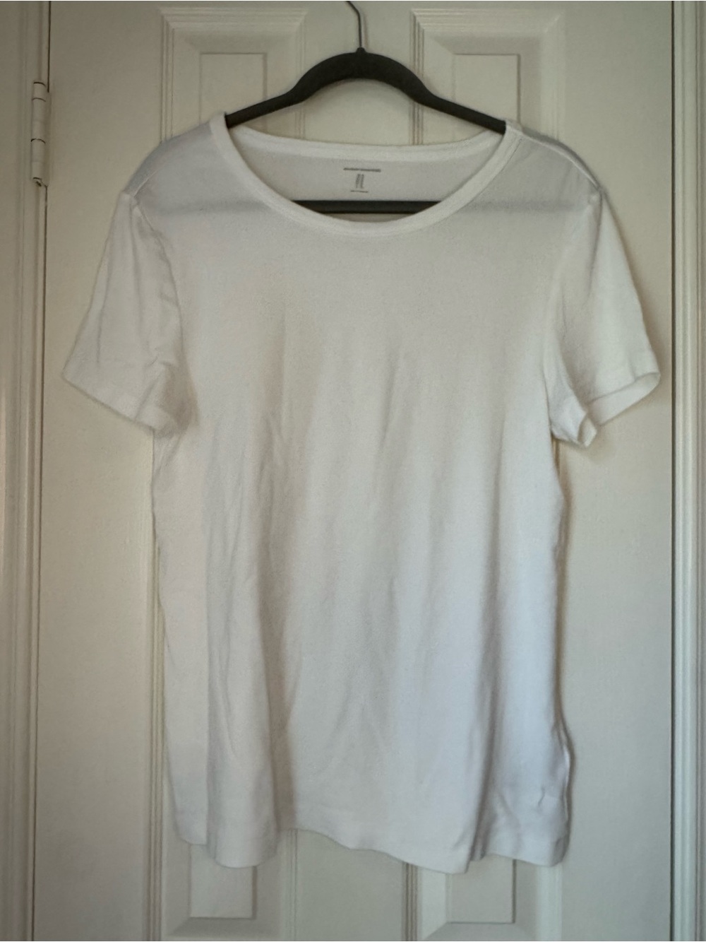 Amazon Essentials Women's Short-Sleeve Crew Neck Tee in White